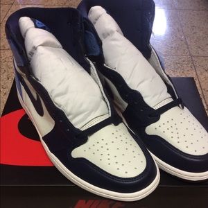 Nike Air Jordan 1 Retro High OG “UNC” (555088-140)